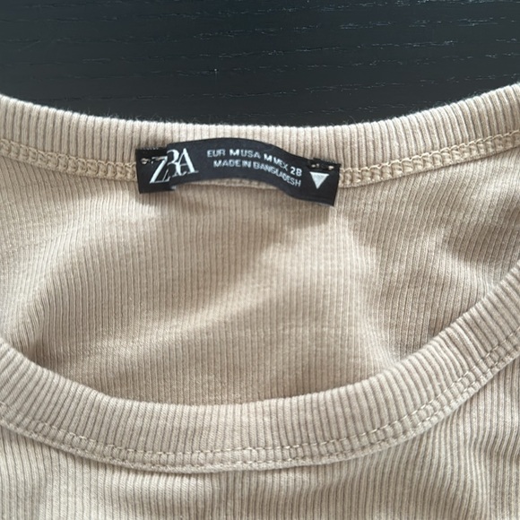Zara medium women’s crop tank top. - Picture 2 of 3